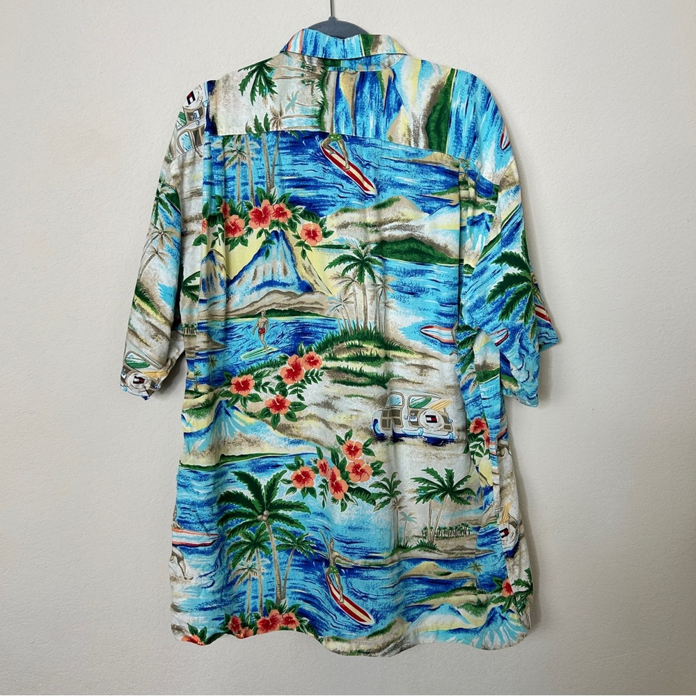 Vintage Tommy Hilfiger Logo
Hawaiian Surfing Floral Board SS
Camp Shirt … - Picture 3 of 10